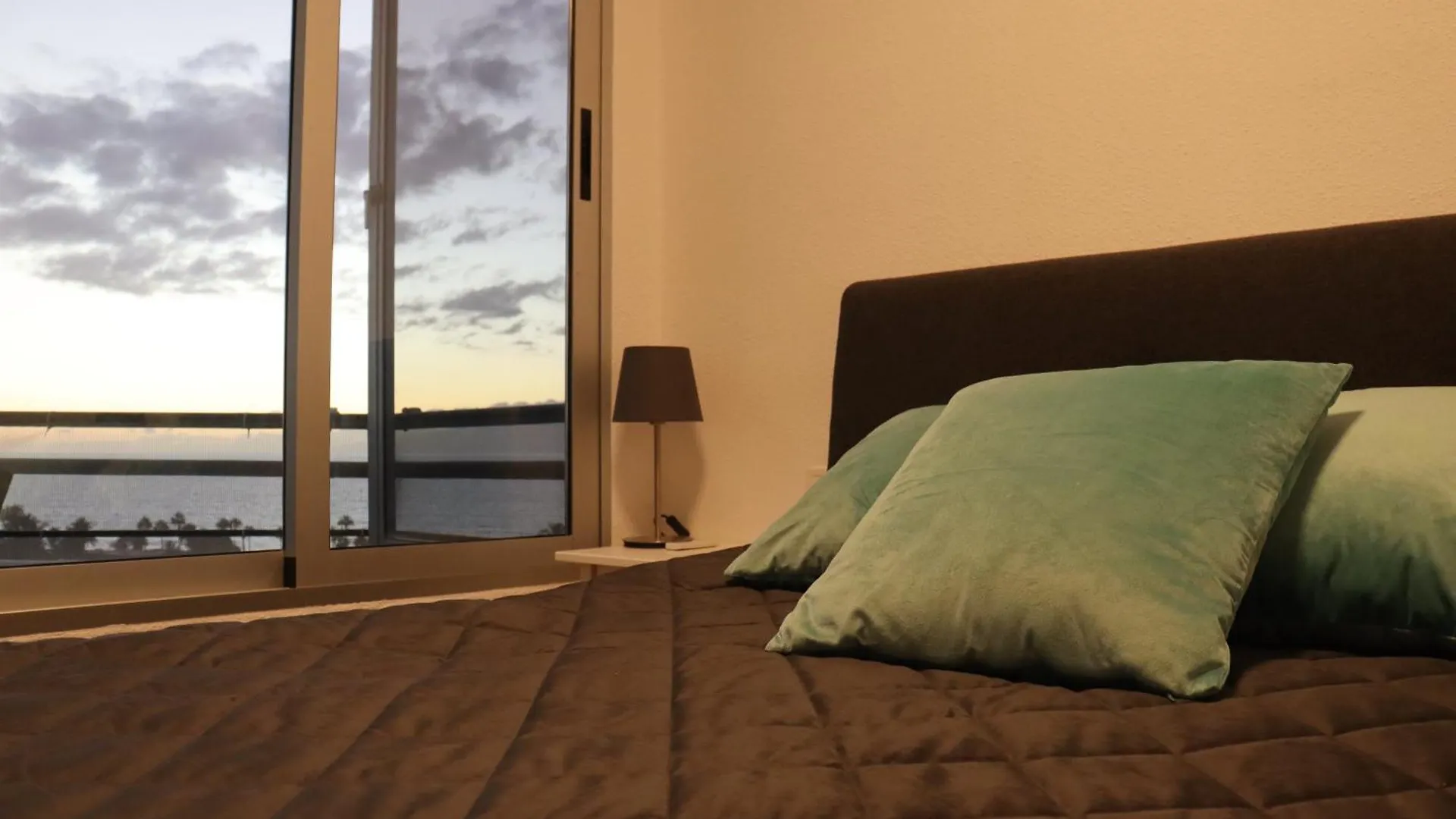 Cozy Ocean And La Gomera View Appartment Playa de las Americas  Playa de las Americas (Tenerife)